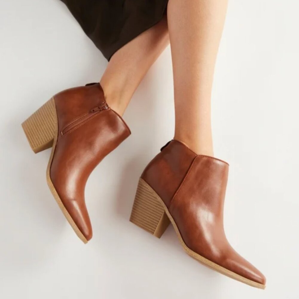 "Dakota" Heeled Ankle Booties